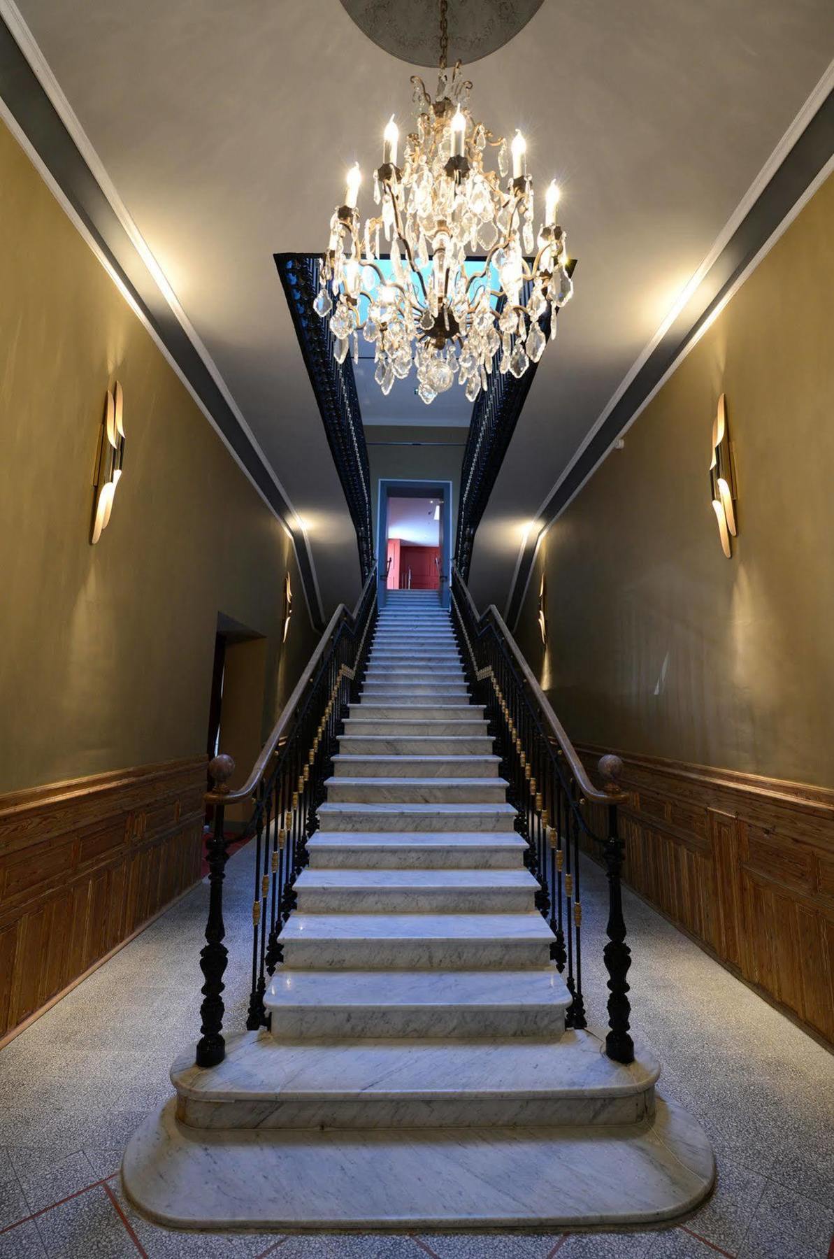 Grand Hotel Henri - Teritoria Л'Іль-сюр-ла-Сорг Екстер'єр фото