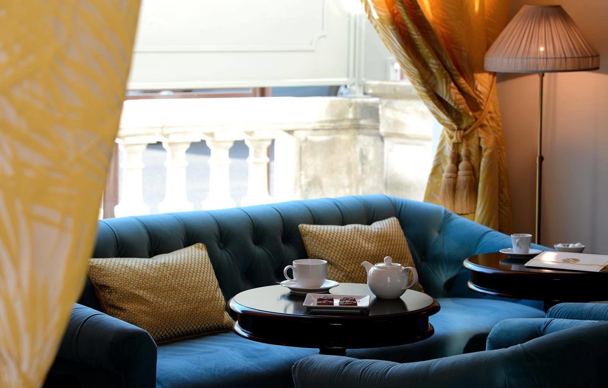 Grand Hotel Henri - Teritoria Л'Іль-сюр-ла-Сорг Екстер'єр фото